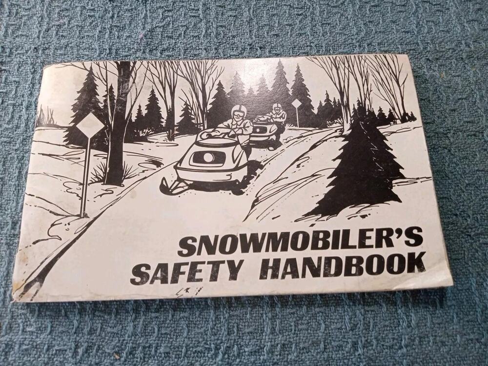 1976 Vintage Snowmobile Safety Handbook VTG Fast Free Shipping Sled Ice Fishing